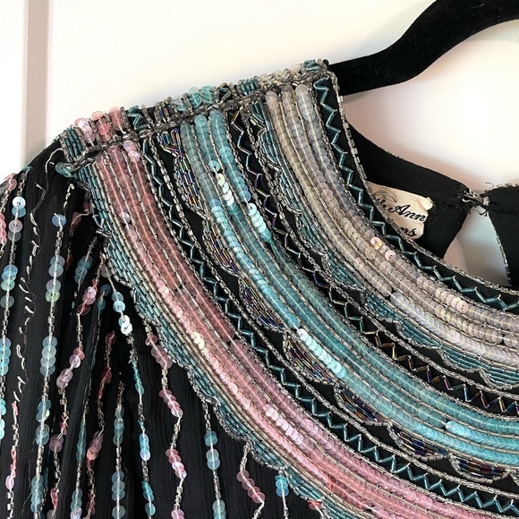 Judith Ann Vintage Silk and Sequin Top Size Medium - Picture 7 of 10
